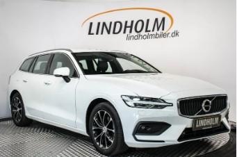 Hvid Volvo V60 på fotorampe